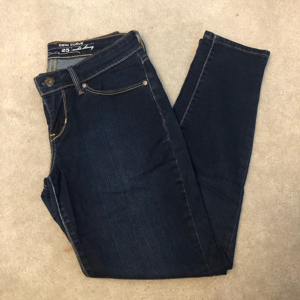 Levi’s jeans. Size 25